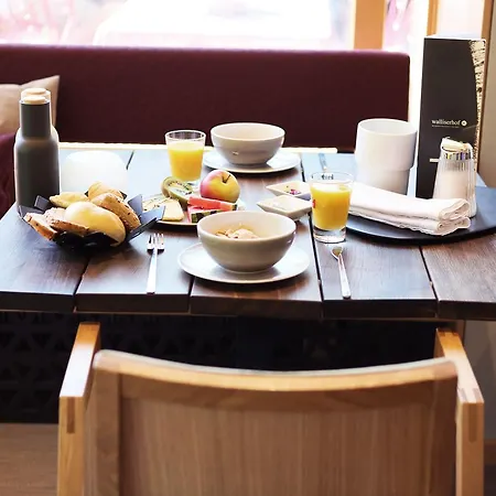מלון Walliserhof 4*